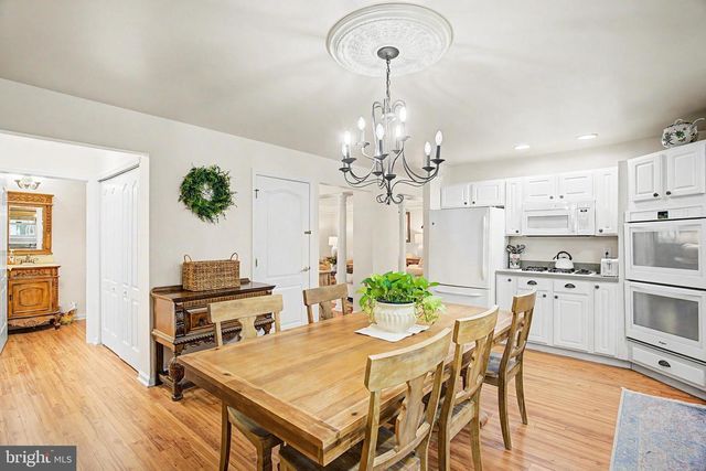 8 CAMBRIDGE CT, Little Egg Harbor Twp, NJ 08087