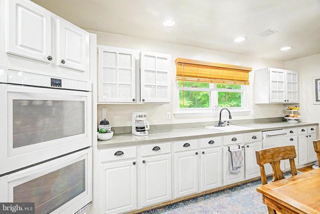8 CAMBRIDGE CT, Little Egg Harbor Twp, NJ 08087