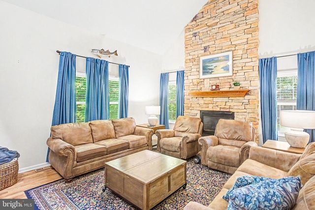 8 CAMBRIDGE CT, Little Egg Harbor Twp, NJ 08087