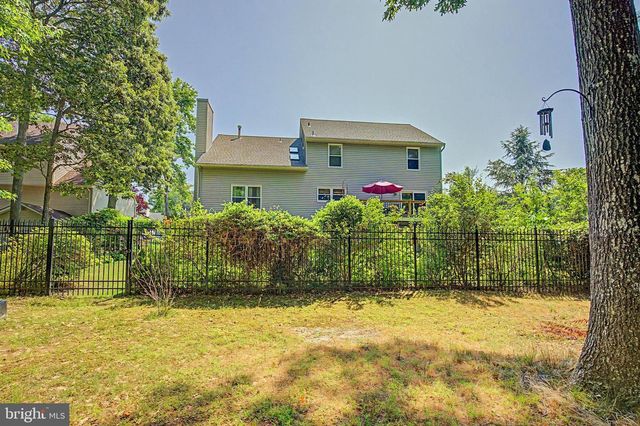 8 CAMBRIDGE CT, Little Egg Harbor Twp, NJ 08087