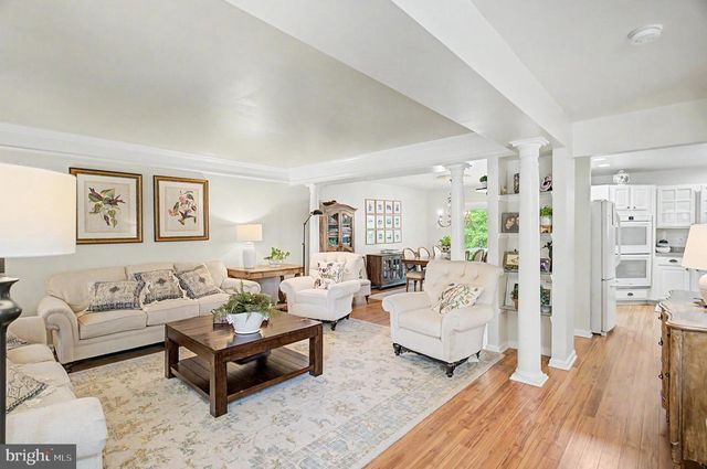 8 CAMBRIDGE CT, Little Egg Harbor Twp, NJ 08087