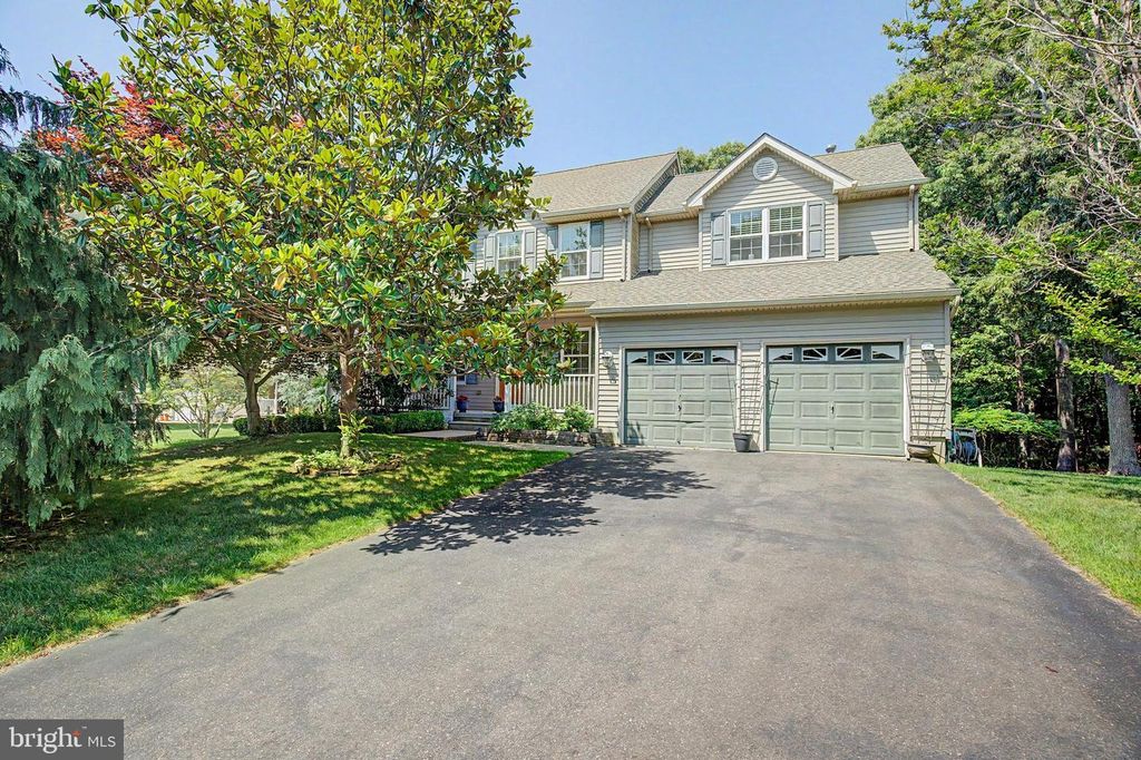 8 CAMBRIDGE CT, Little Egg Harbor Twp, NJ 08087