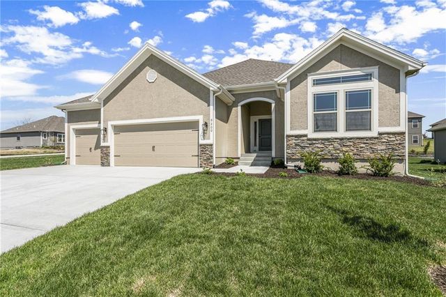 11452 N Auburndale Circle, Kansas City, MO 64157