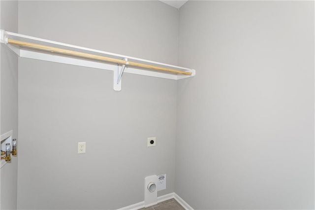 11452 N Auburndale Circle, Kansas City, MO 64157