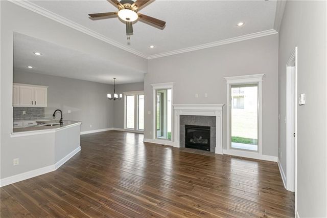 11452 N Auburndale Circle, Kansas City, MO 64157