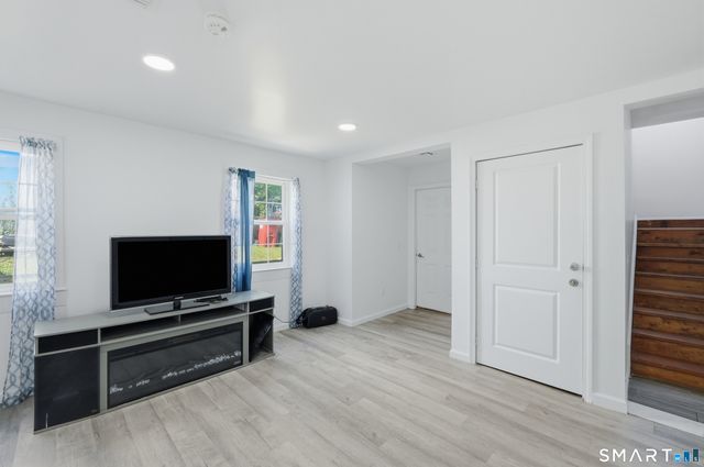 178 New Hanover Avenue, Meriden, CT 06451