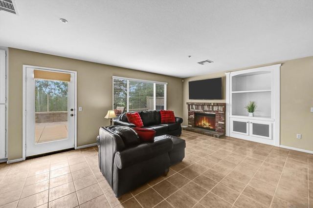 1645 Magnolia Cir., Vista, CA 92081