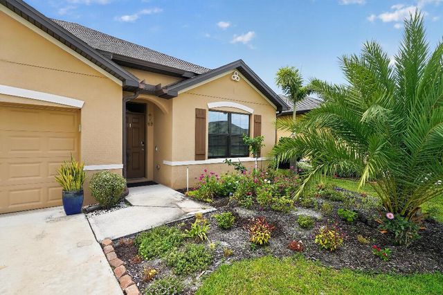 6282 NW Regent Street, Port St. Lucie, FL 34983
