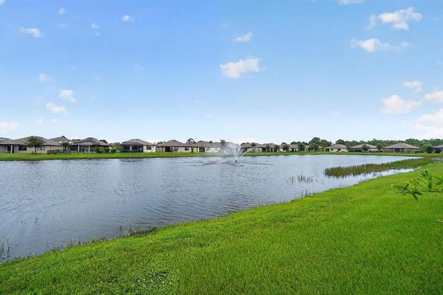 6282 NW Regent Street, Port St. Lucie, FL 34983