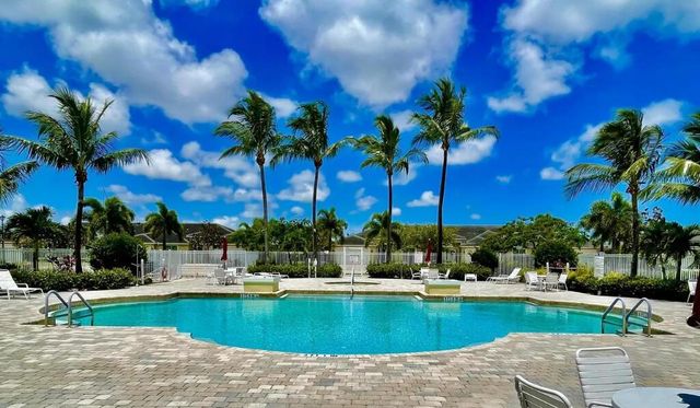 6282 NW Regent Street, Port St. Lucie, FL 34983