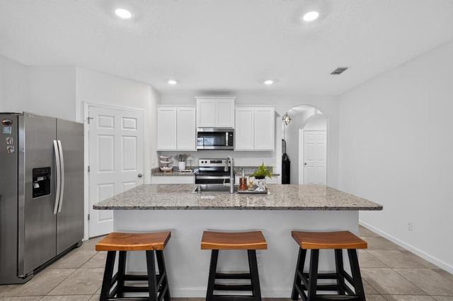 6282 NW Regent Street, Port St. Lucie, FL 34983