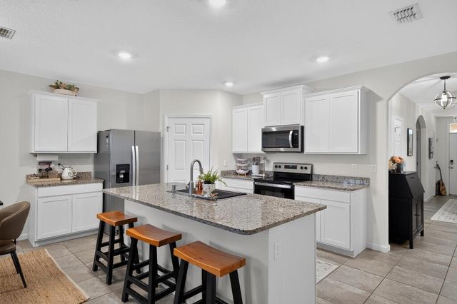 6282 NW Regent Street, Port St. Lucie, FL 34983