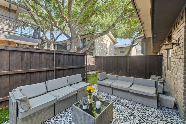 10215 Regal Oaks Drive A, Dallas, TX 75230