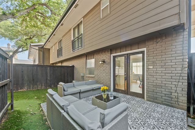 10215 Regal Oaks Drive A, Dallas, TX 75230