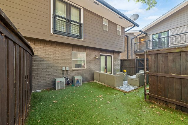 10215 Regal Oaks Drive A, Dallas, TX 75230