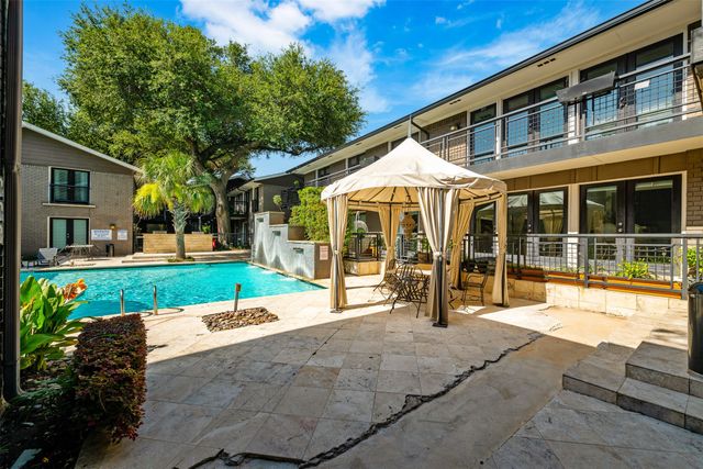 10215 Regal Oaks Drive A, Dallas, TX 75230