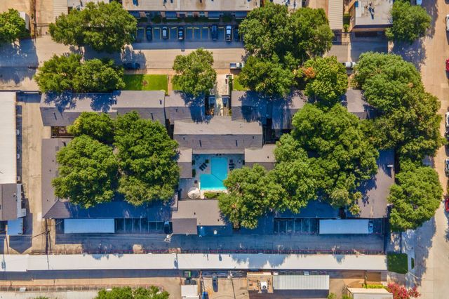 10215 Regal Oaks Drive A, Dallas, TX 75230