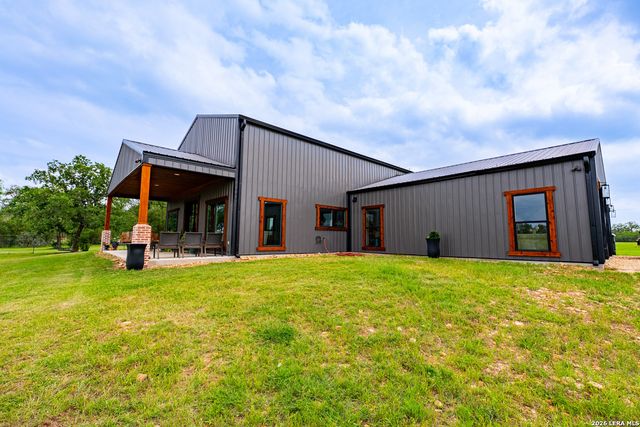 3350 FM 1104, Kingsbury, TX 78638