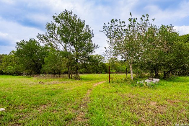 3350 FM 1104, Kingsbury, TX 78638