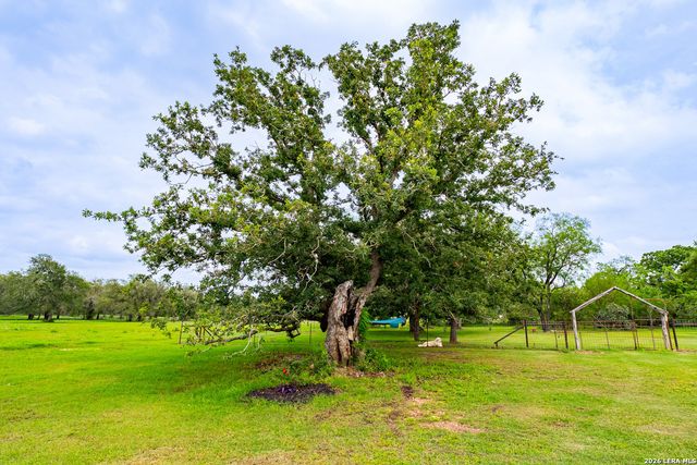 3350 FM 1104, Kingsbury, TX 78638