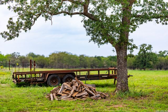 3350 FM 1104, Kingsbury, TX 78638