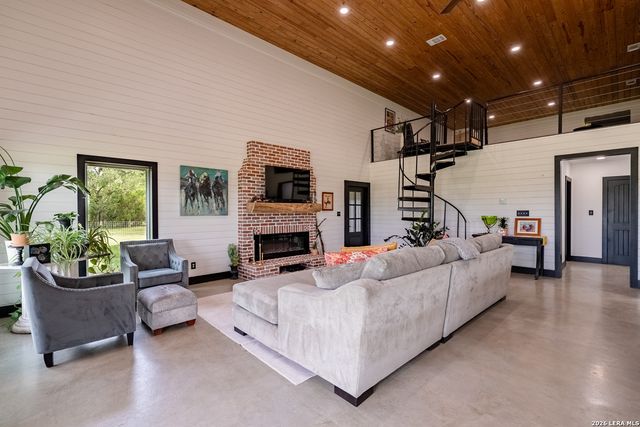 3350 FM 1104, Kingsbury, TX 78638
