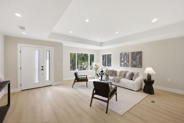 3659 Glenwood Avenue, Redwood City, CA 94062