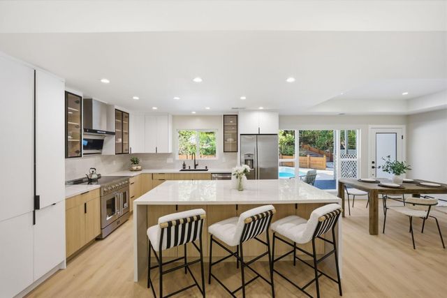 3659 Glenwood Avenue, Redwood City, CA 94062
