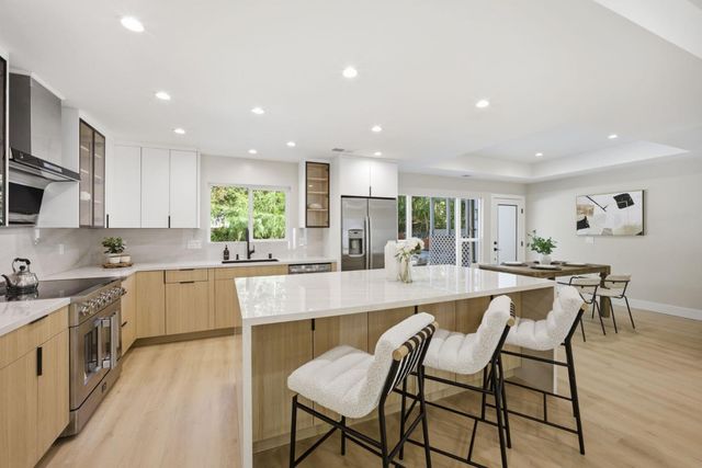 3659 Glenwood Avenue, Redwood City, CA 94062