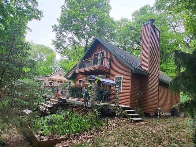 1614 N Sugar Island Road, Oconomowoc, WI 53066