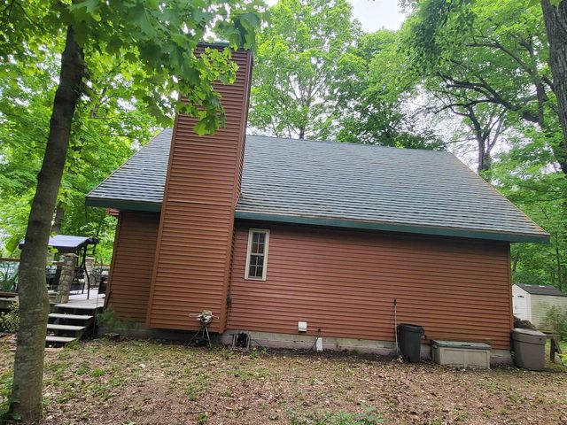 1614 N Sugar Island Road, Oconomowoc, WI 53066