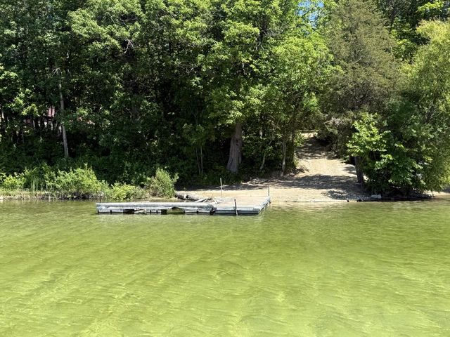 1614 N Sugar Island Road, Oconomowoc, WI 53066