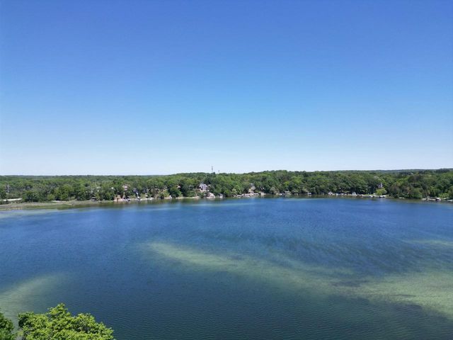 1614 N Sugar Island Road, Oconomowoc, WI 53066