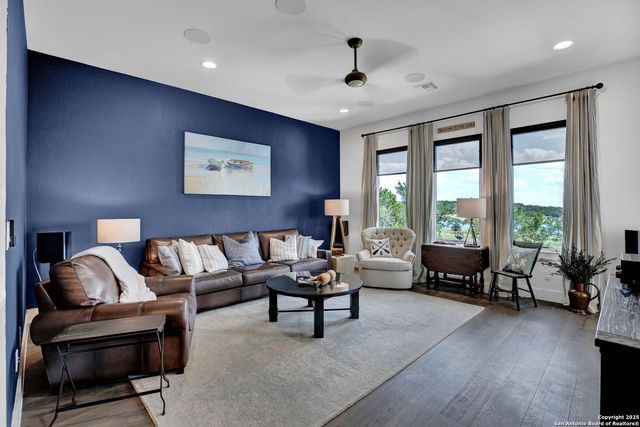 1728 CHARDONNAY, New Braunfels, TX 78132