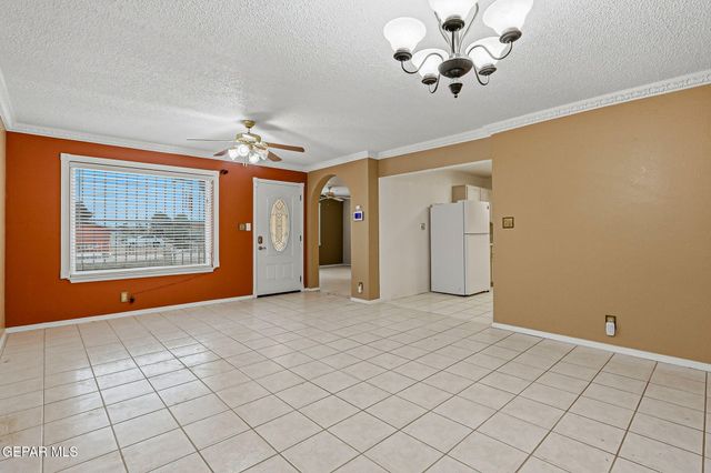 113 Green Desert Circle, El Paso, TX 79928