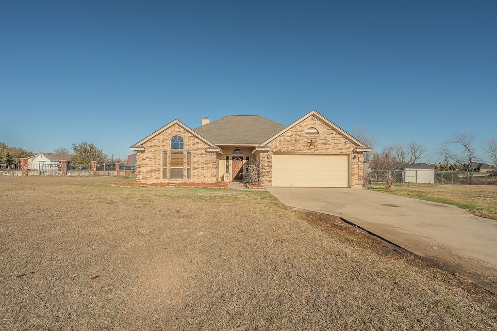 125 Lexington Circle, Haslet, TX 76052