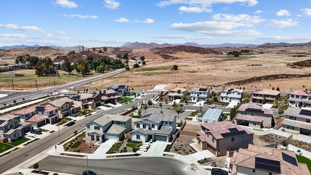 33024 Goldie Court, Winchester, CA 92596