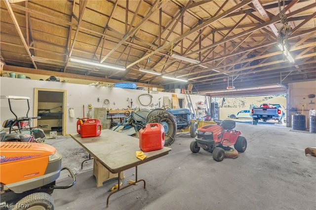 15064 W River Road, Columbia Station, OH 44028
