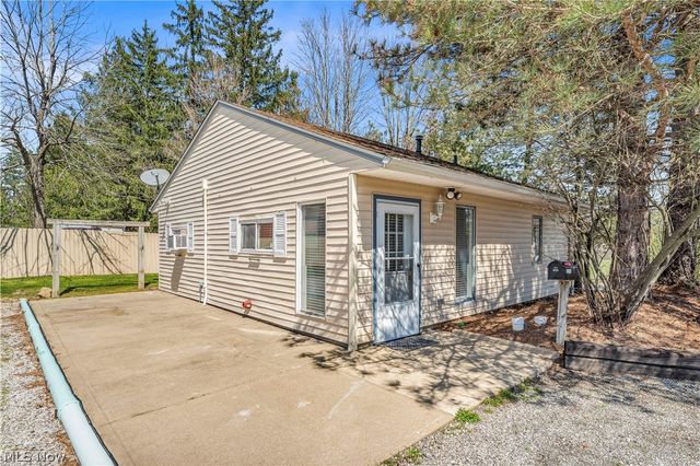 15064 W River Road, Columbia Station, OH 44028