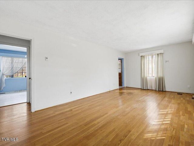 313 Belmont Drive, Bristol, TN 37620