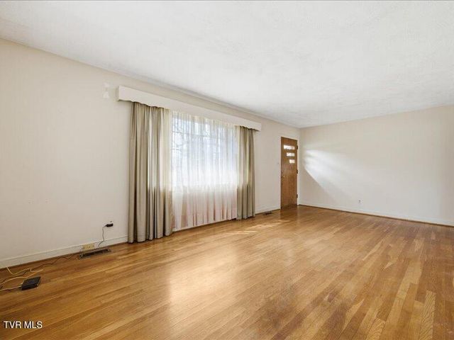 313 Belmont Drive, Bristol, TN 37620