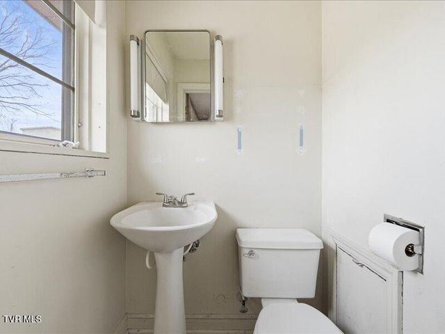 313 Belmont Drive, Bristol, TN 37620