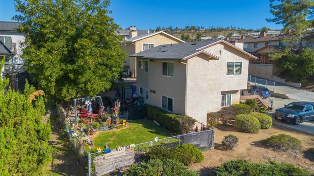 1960 Arnold Way, Alpine, CA 91901