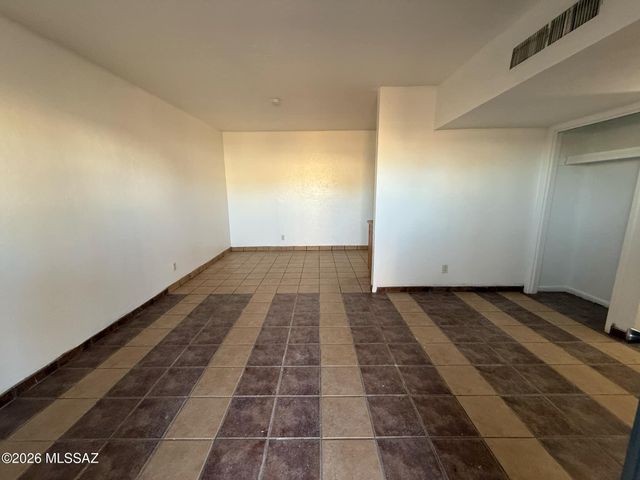 2419 N Geronimo Ave Apt C, Tucson, AZ 85705