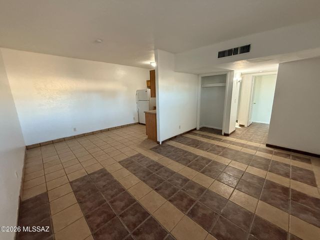 2419 N Geronimo Ave Apt C, Tucson, AZ 85705