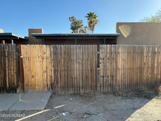 2419 N Geronimo Ave Apt C, Tucson, AZ 85705