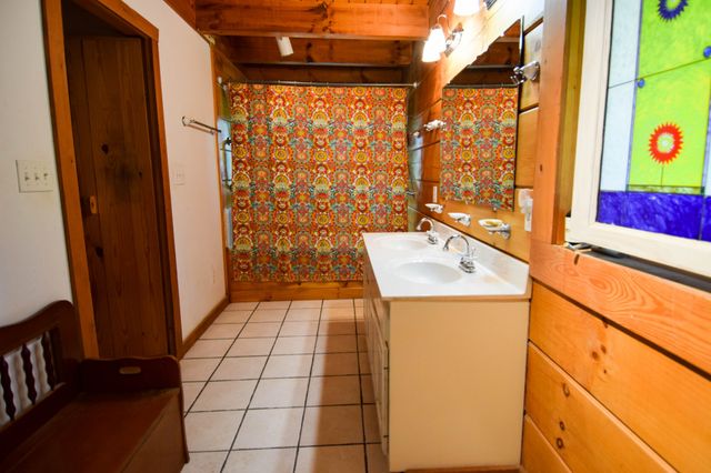 1060 Martha Ln, Gallatin, TN 37066