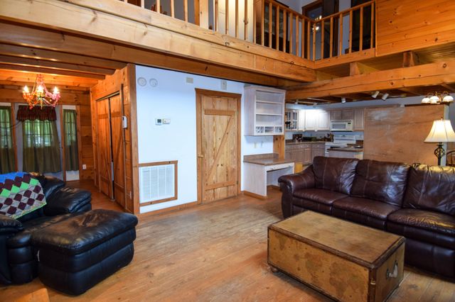 1060 Martha Ln, Gallatin, TN 37066