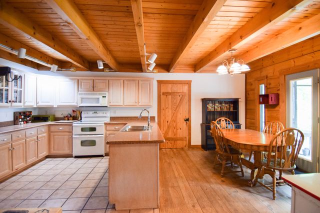 1060 Martha Ln, Gallatin, TN 37066