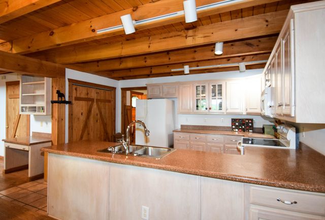 1060 Martha Ln, Gallatin, TN 37066